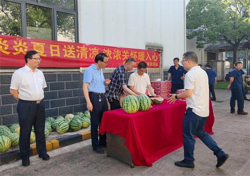 156005c5baf40ff51a327f1c34f2975b6941275a4e49f