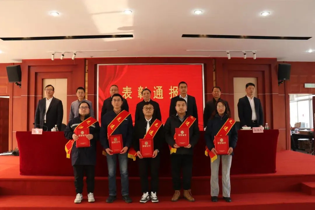 91400141f924bbcc2883628f5df45a2b694120b1bacff